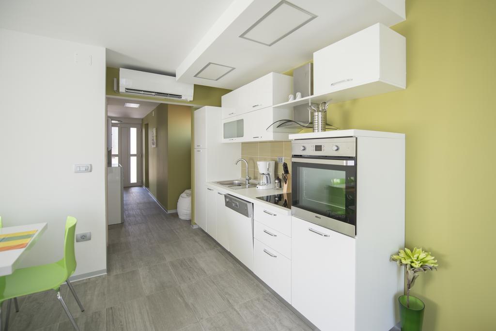Villa Danex Premium Умаг Номер фото